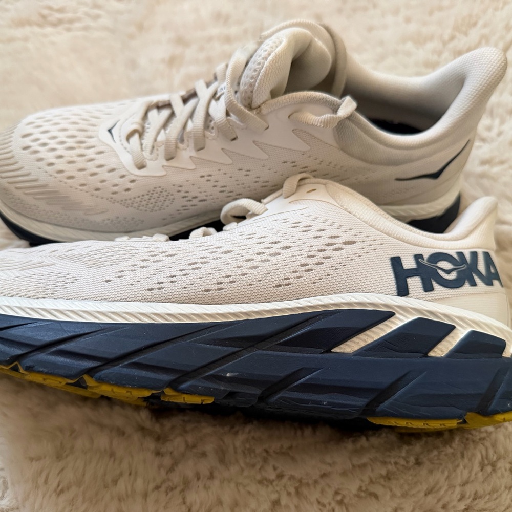 HOKA Women’s Clifton 7 White and Navy Running Shoes